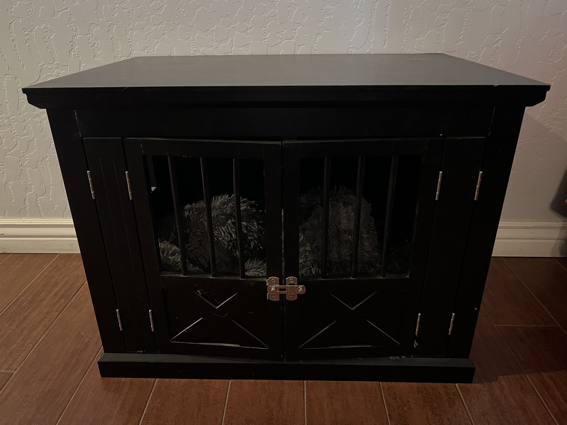 Black Dog Crate - Table Top