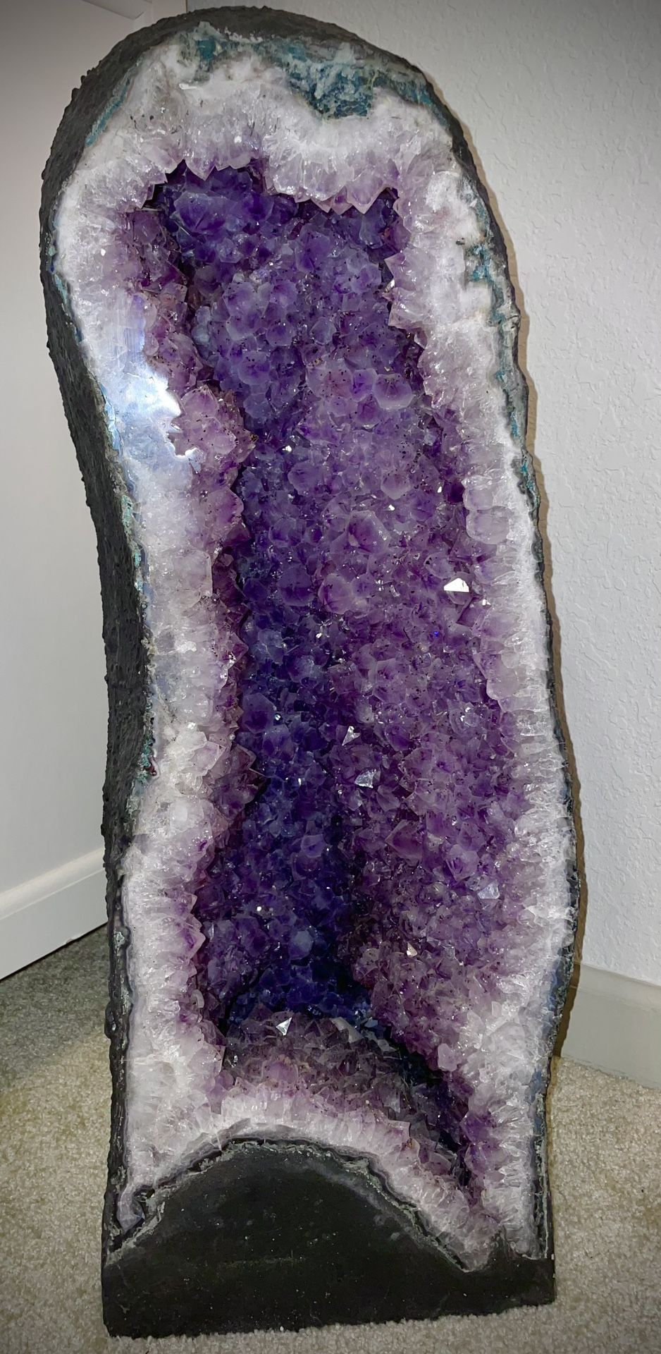 Natural Amethyst Geode Quartz Cluster Crystal Specimen Healing (26.5” x 10” x 15”  (200 lbs))