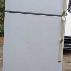 Garage Refrigerator / Freezer