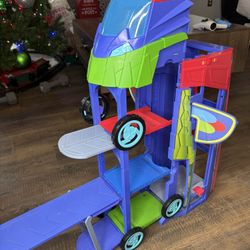 PJ Masks Transforming 2-in-1 Mobile HQ Playset