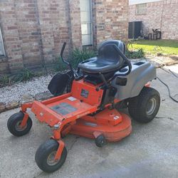 Husqvarna Zero Turn Lawn Mower, Excellent Condition 