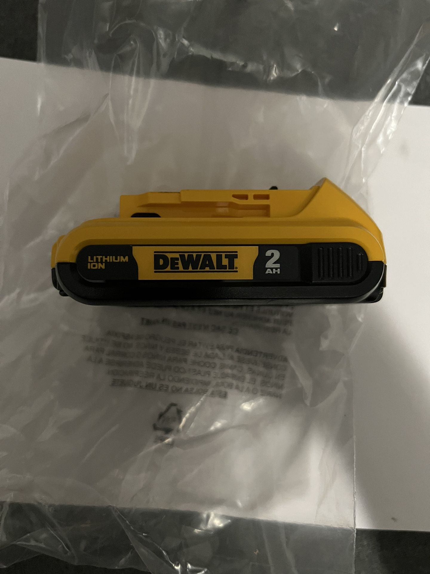 Brand New DEWALT 20V MAX 2.0Ah Lithium Battery (DCB201)