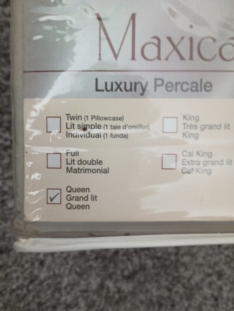 New Set of Bedsheets - Still In Box $20