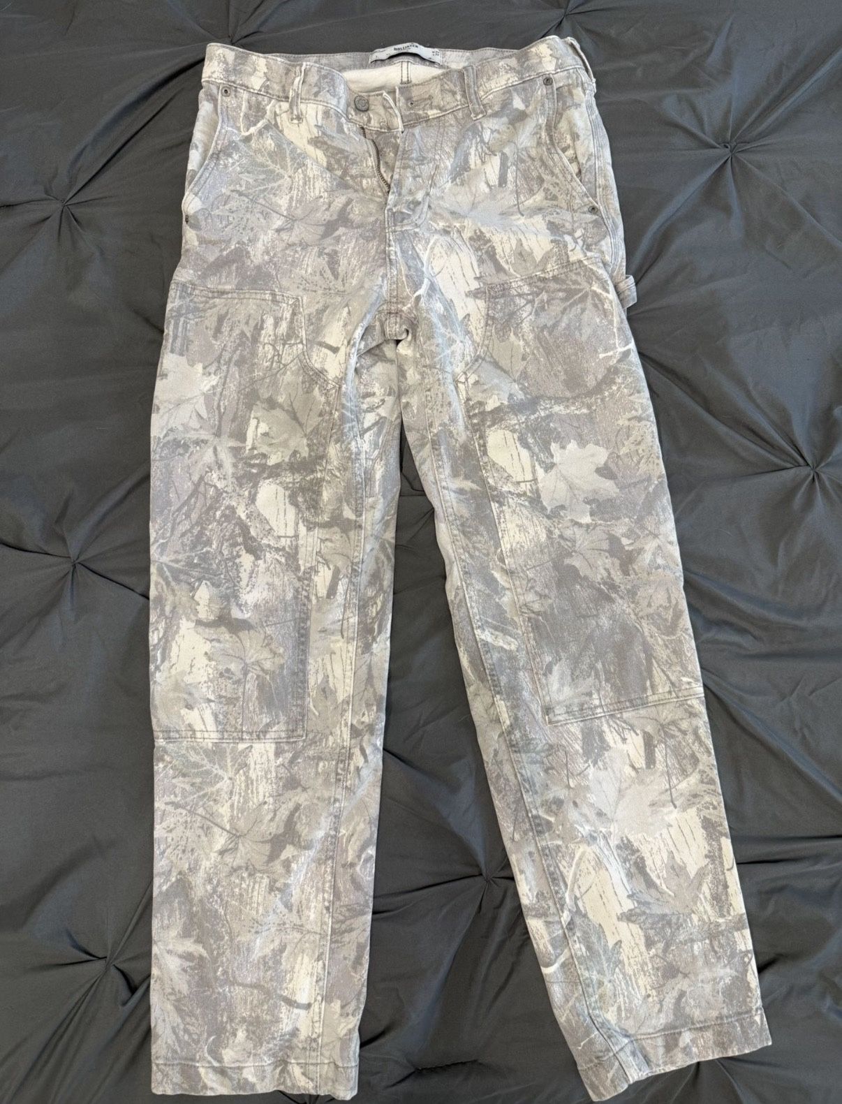 Hollister Camo Pants (Loose)