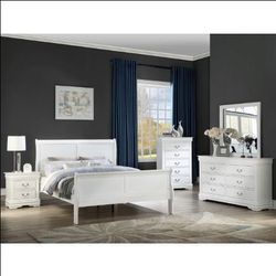 4 Piece Queen Bedroom Set- Queen Bed, Nightstand, Dresser & Mirror