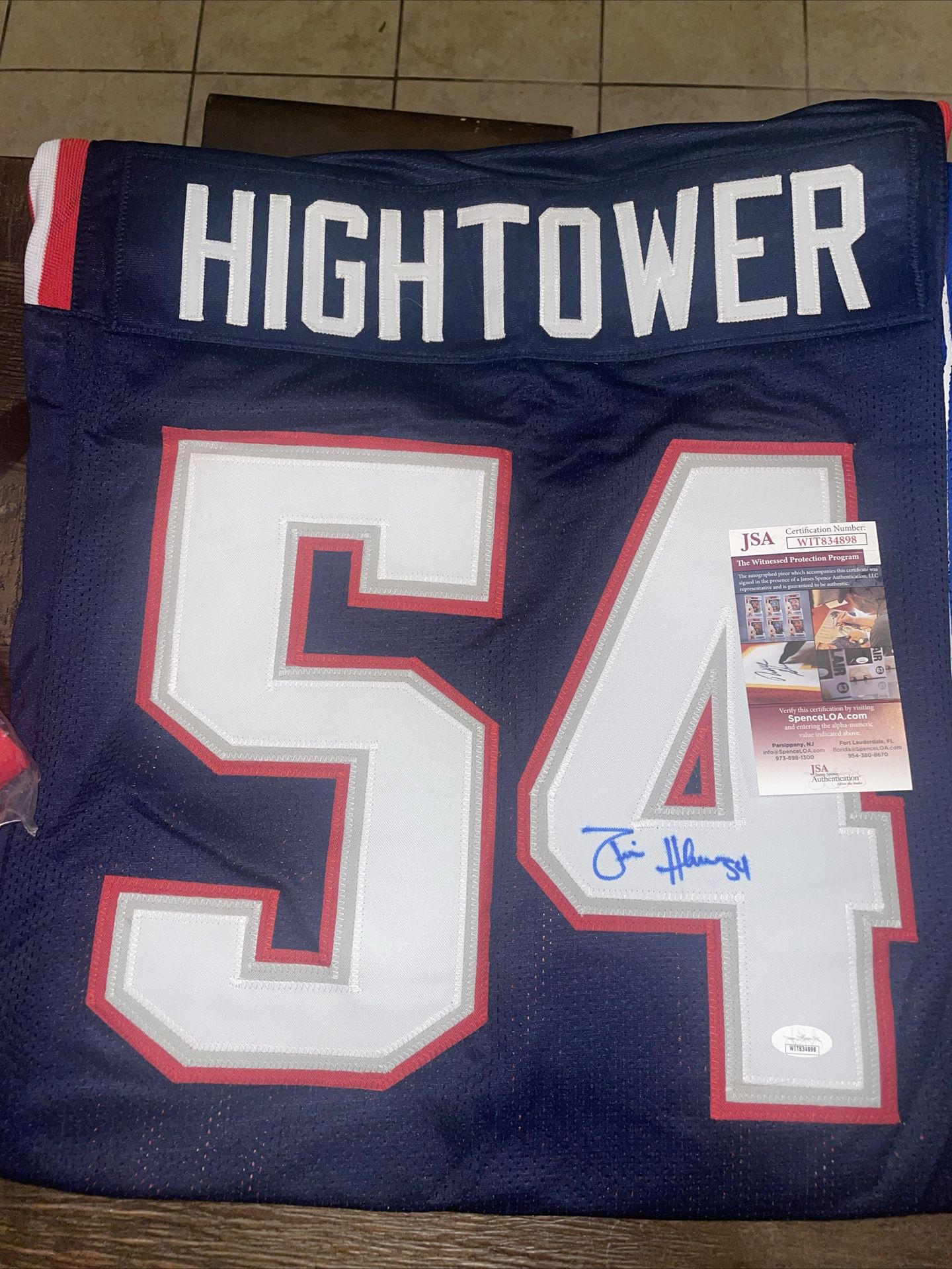 Dont’a Hightower Signed Jersey W/ COA 85$