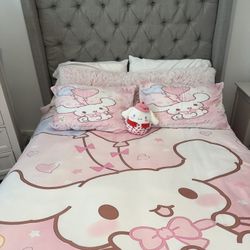 Queen Bed (Bedframe Matress And Box spring Incluyeron)