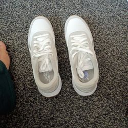 Women's Reebok Size 8.5