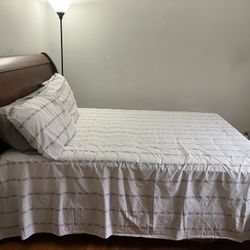 Twin bed +mattress+ Bed Frame 