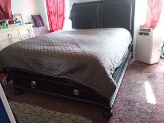 4 piece King  bedroom set