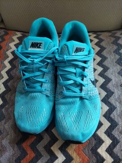 Women Shoes Size 9.5 , Nike