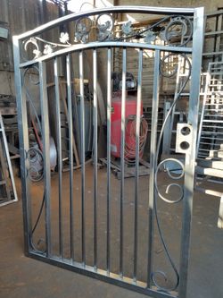 Nice gate 5ft w x6ft tall