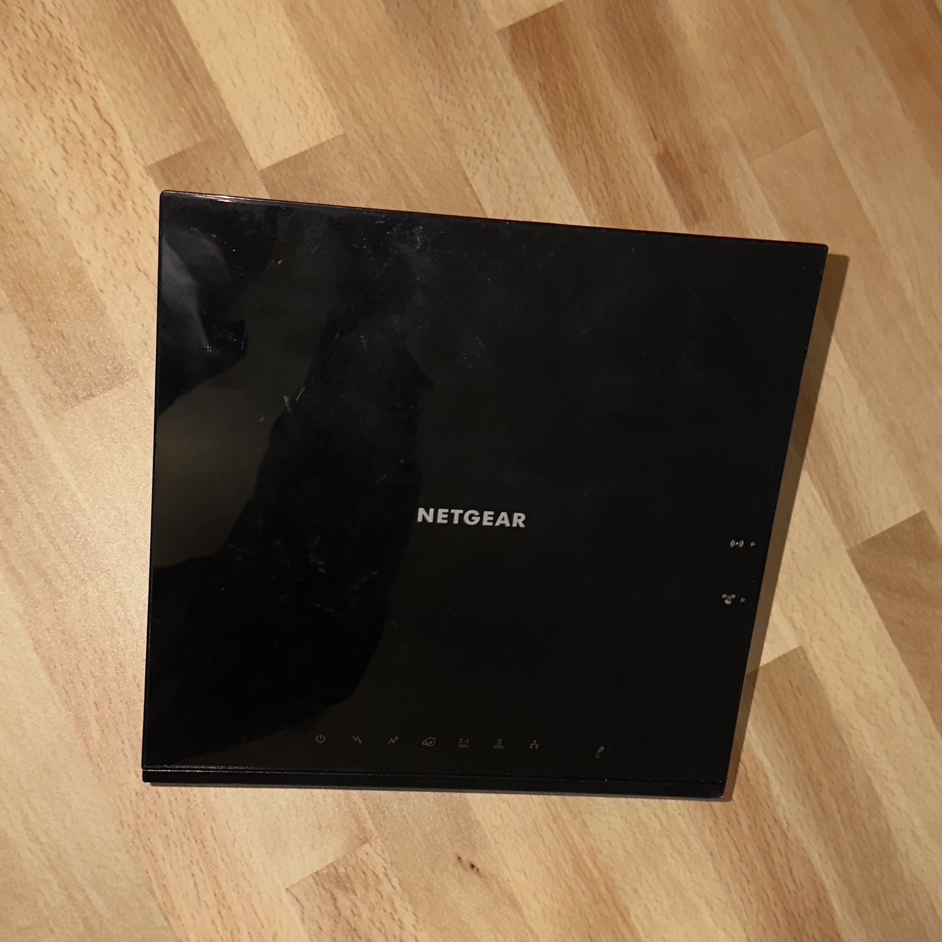 NETGEAR AC1600 (C6250) Modem-Wireless Router