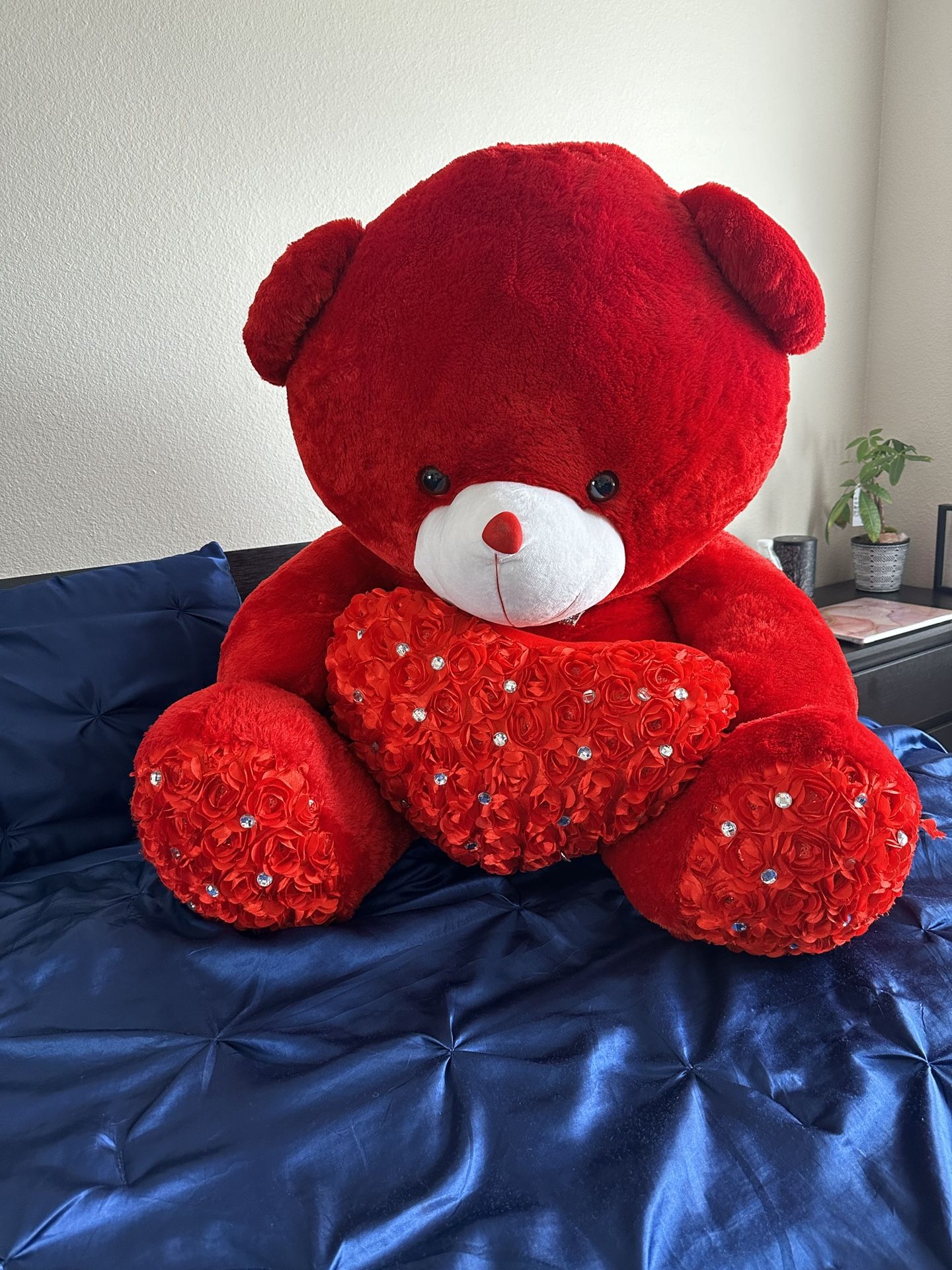 Giant Teddy Bears - Huggable Joy for Sale! 🐻