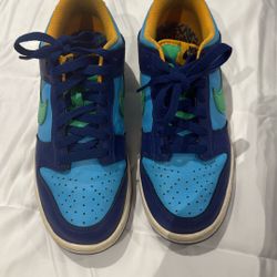 Gently Used Nike Boys Shoe Size 5.5