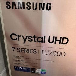 Samsung TV 65” Excellent Condition 