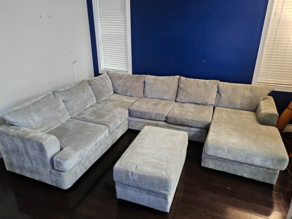 3-piece sectional sofa with ottoman