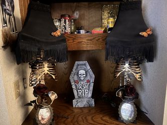 Gothic Victorian style skeleton lamp set
