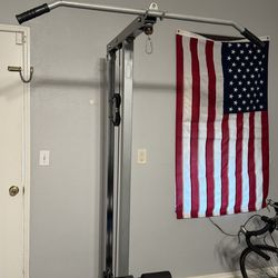 Lat pull down machine