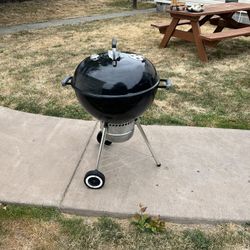 Awesome Weber Charcoal Grill!  With Cover And Class 
