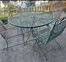 Outdoor wrought iron set (5 pieces)