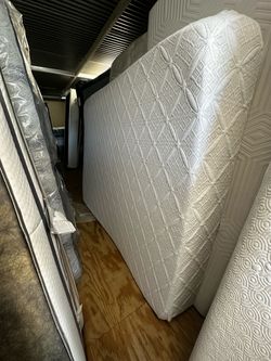 White Quilted Mattress memory foam