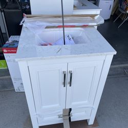 24 In Vanity With Top