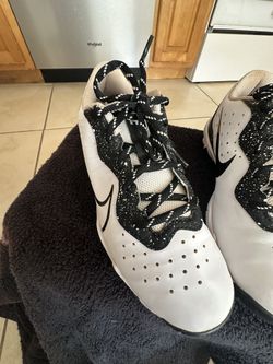 Nike Youth Baseball Cleats. 5Y