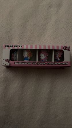hello kitty glassware set.