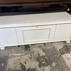 Vintage Lane Cedar Chest