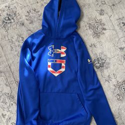 Like new youth large under Armour sweatshirt
