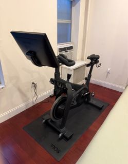 SoulCycle At-Home Bike + Mat + Screen