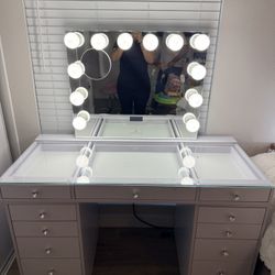 Impressions Vanity Bluetooth Lighted Vanity 
