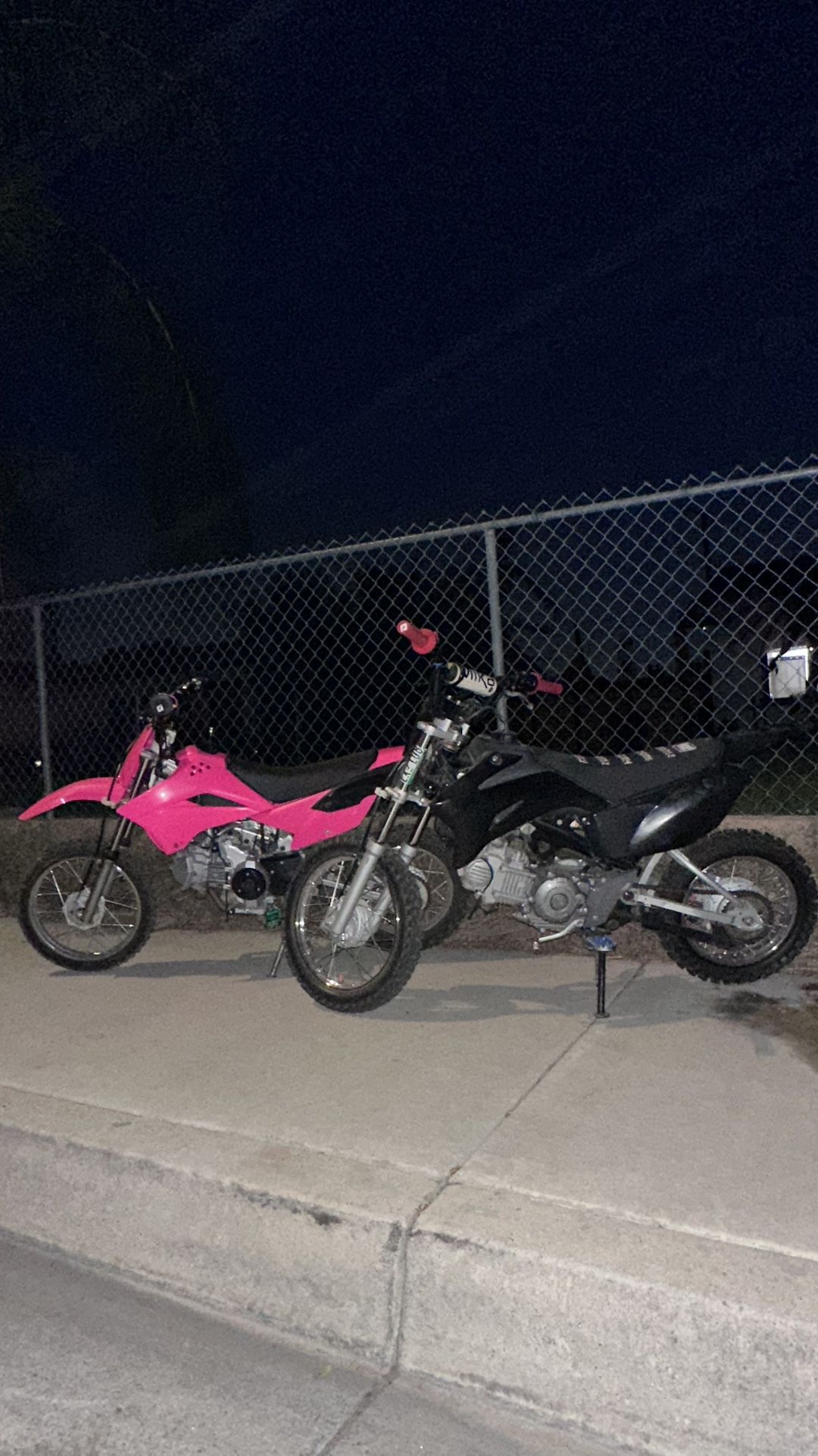 110 Pit-bikes (Kawasaki 2013 Klx-110)(Yamaha 2011 Ttr-110)