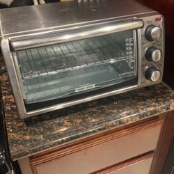 Black&Decker Toast Oven . Works Perfect And Its Like. Ew . 