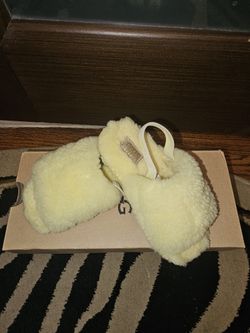 UGG Fluff Yeah Yellow Slide Toddler Size 9
