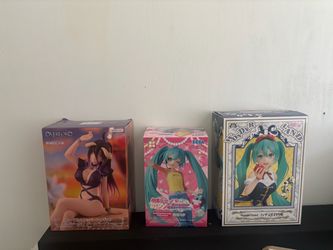 Brand new Anime Figures bundle (middle one sold)