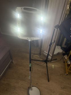 Lamp For Eyelashes. Or Skin Care With special Glass Looks Like 3D Glass. It Moves Down And Up ( Standing) 