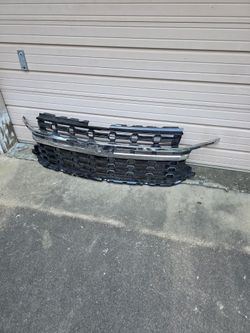 2021-2025 CHEVROLET TAHOE AND SUBURBAN FRONT GRILLE