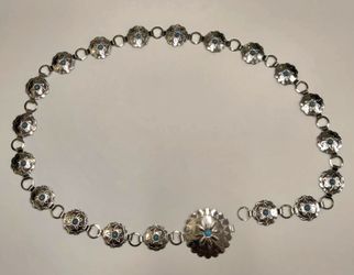 Western-Style Silvertone Concho Chain Belt Floral Plates & Small Faux Turquoise 