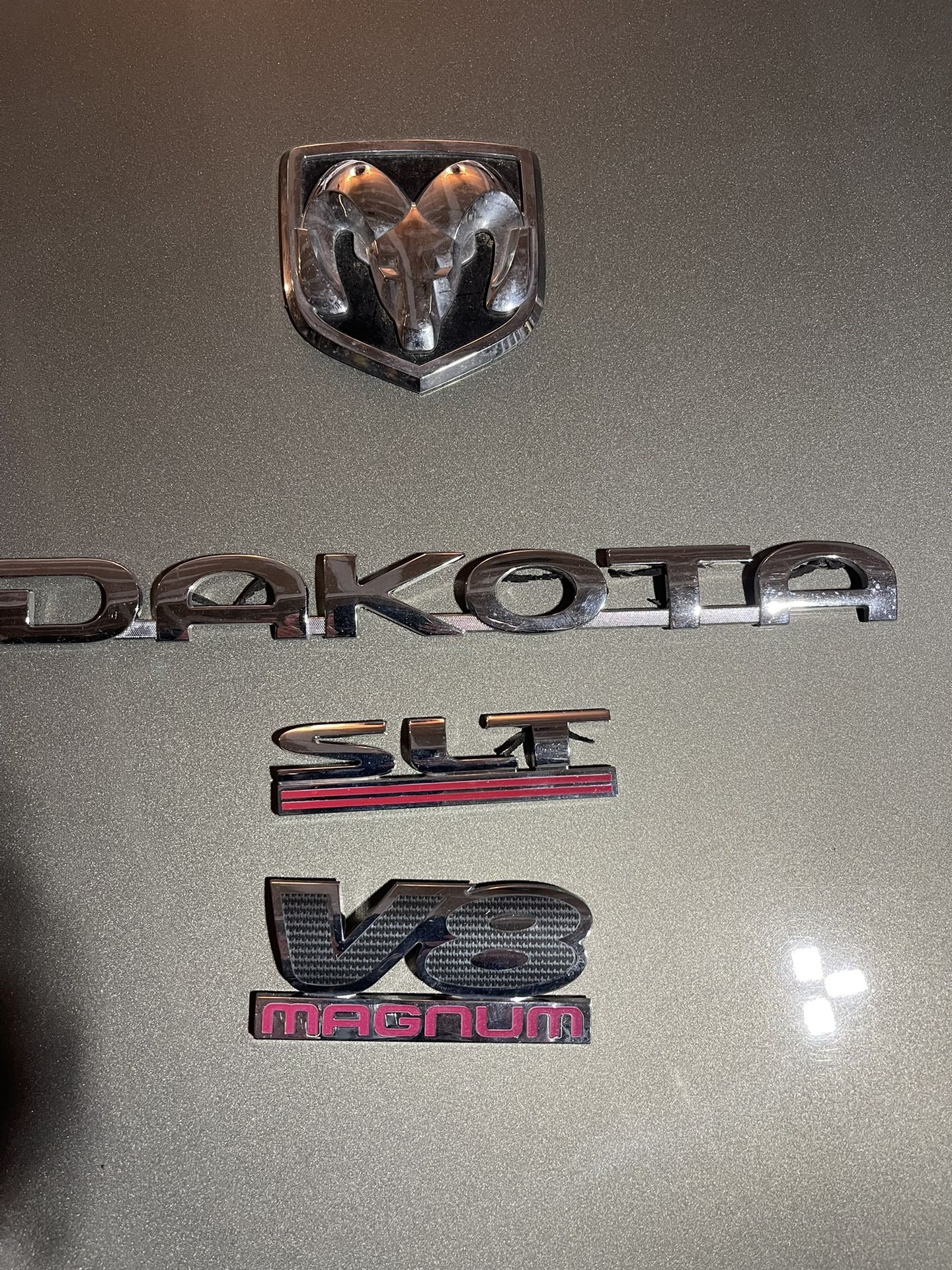 emblems Dodge Dakota slt v8 magnum