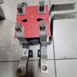 200 Amp Meter Socket W/Main Breaker Bus