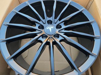 TESLA MODEL 3: 19" New Staggerd Black Satin Wheels With New Tires