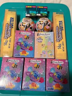 Ultimate Viral Toy Mystery Bundle - Moriah Elizabeth, Miniverse, NeeDoh Nice Cube (9 Pcs)Description: