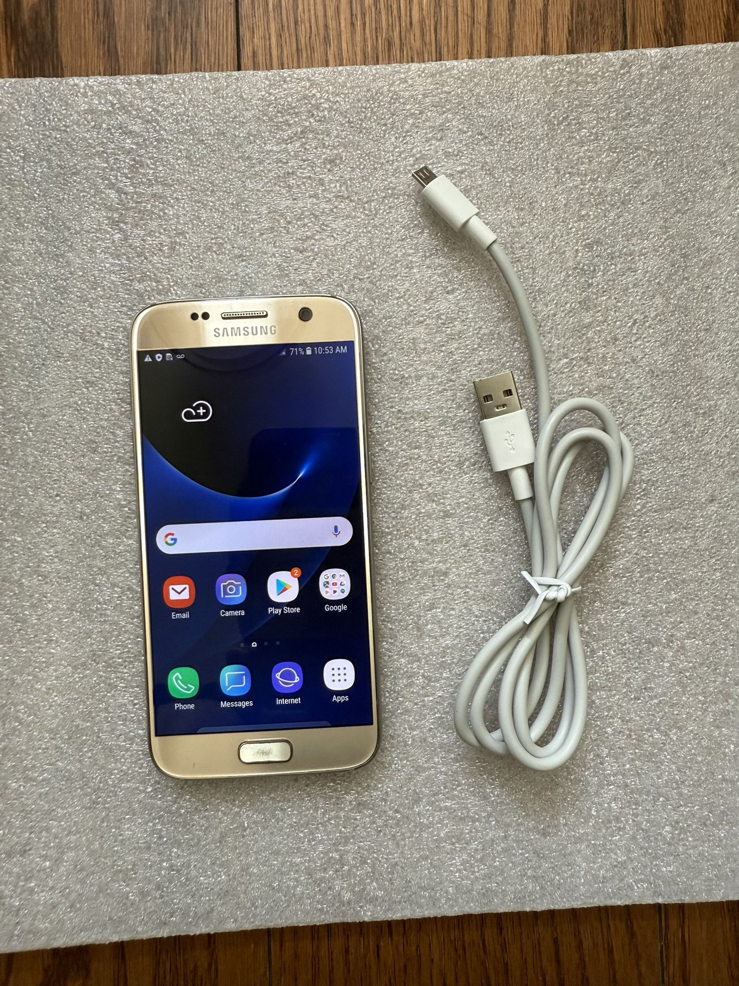Samsung Phone Galaxy S7 Gold 32GB/Unlocked/Works on any SIM card/Charging Cable