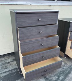 Five drawers dresser