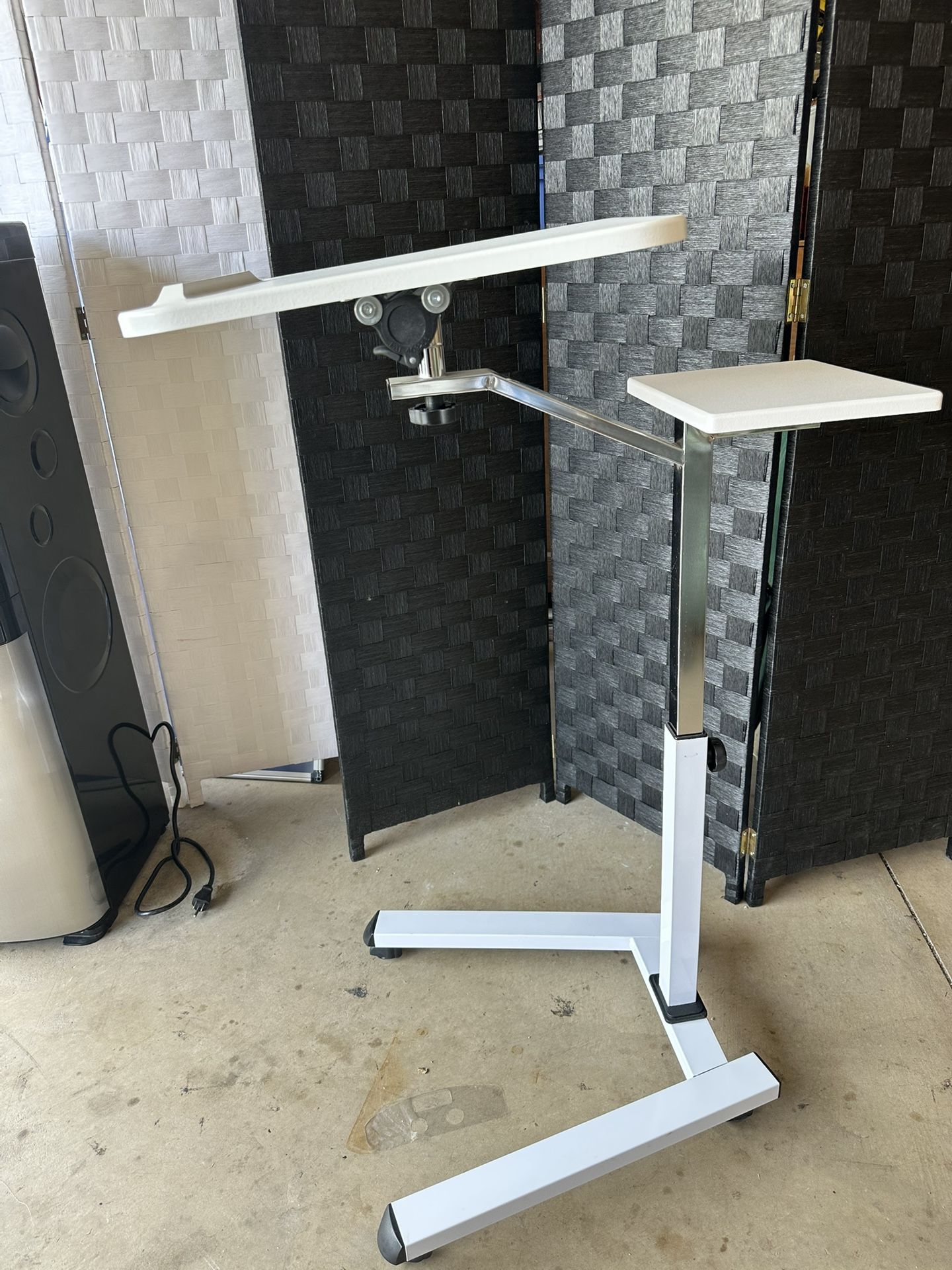 Mobile Laptop Table