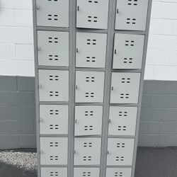 18 Door Metal Lockers