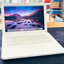 Apple Macbook 13” 2010 4GB//250GB OS High Sierra Fully Functional
