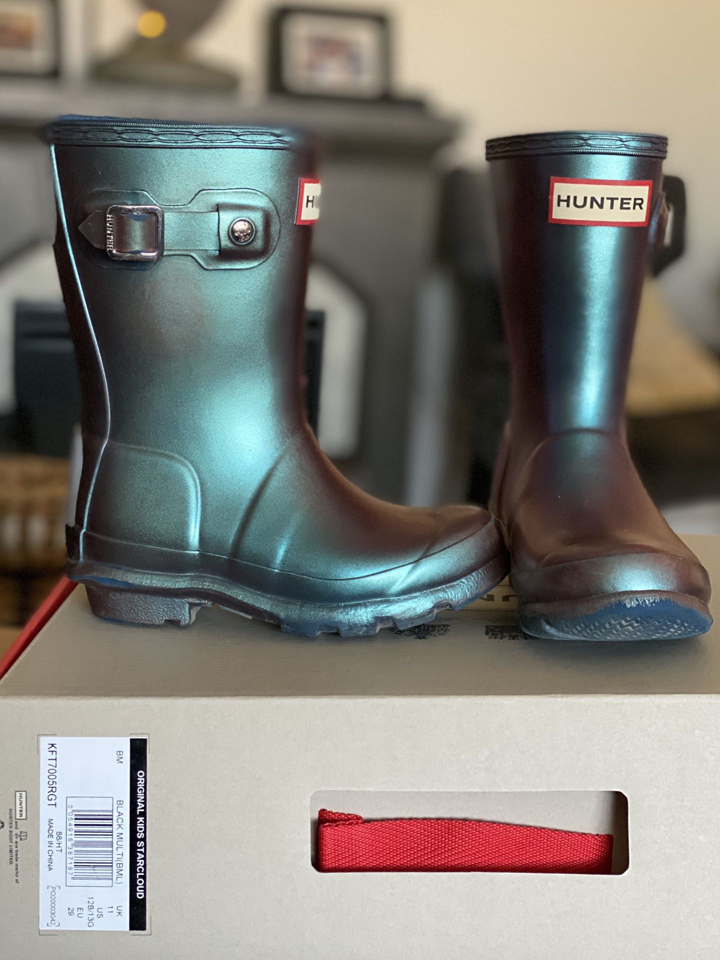 Hunter boots iridescent (mermaidish colors) great condition US 11G